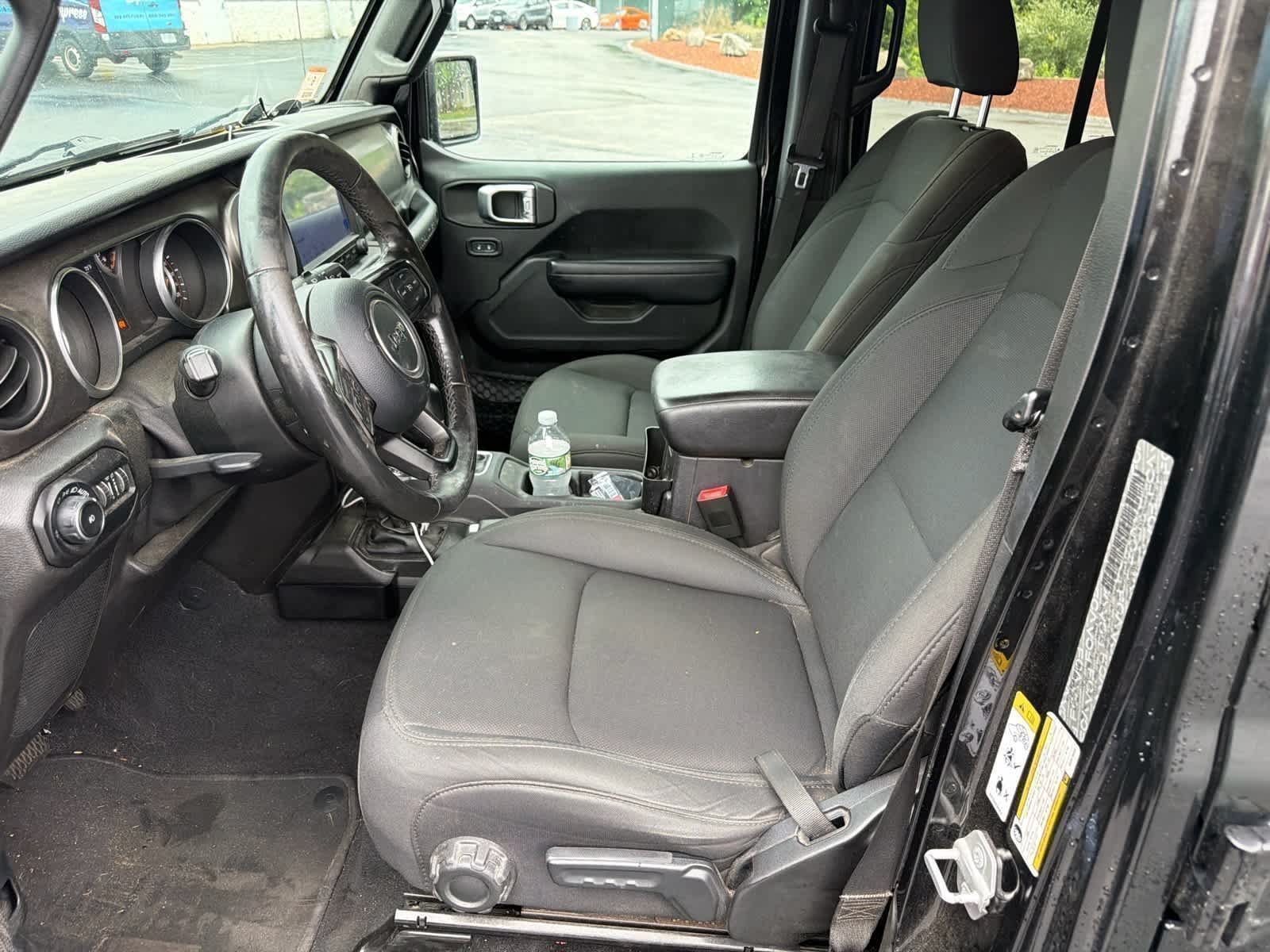 Used 2019 Black Clearcoat Jeep Sport S image 5