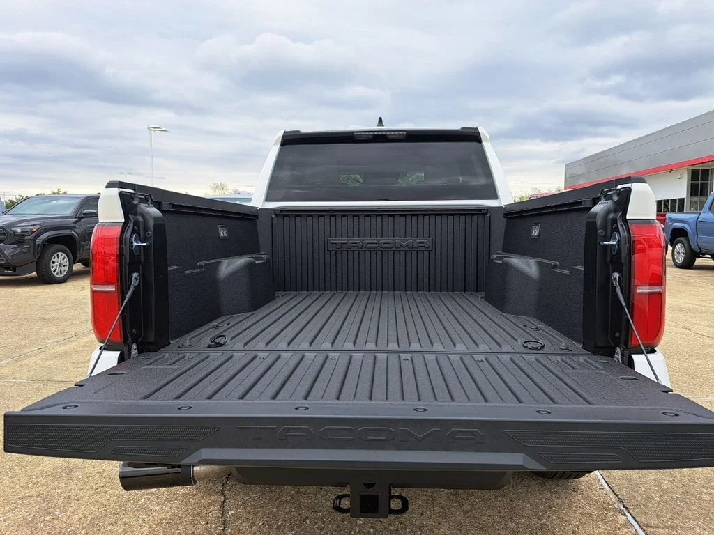 2026 Toyota Tacoma SR5 - Photo 25