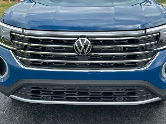 New 2026 Mountain  Lake Blue Metallic Volkswagen 2.0T SE w/Technology image 8