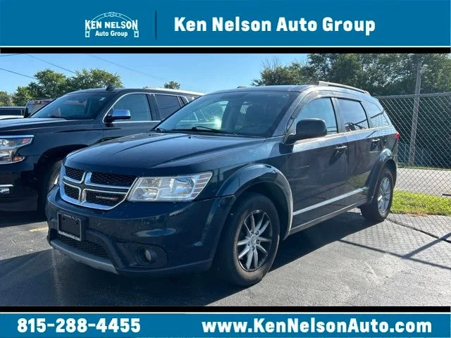 Used 2015 Blue Dodge SXT image 1