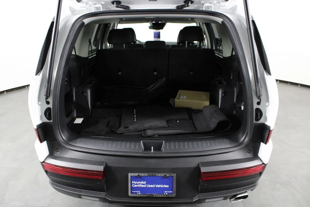 Used 2026 White Hyundai SE image 18