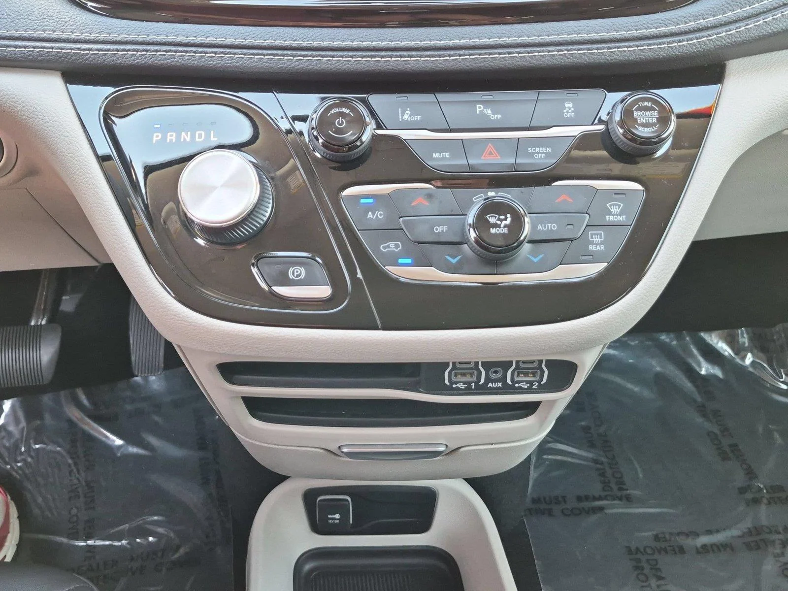 Used 2023 Bright White Clearcoat Chrysler Hybrid Touring L image 27