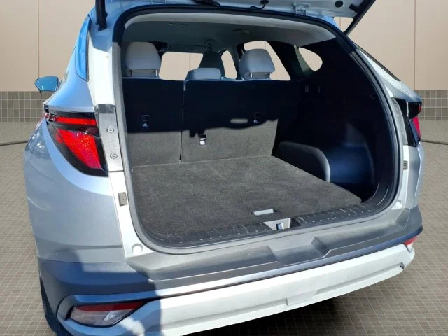 Used 2025 Silver Hyundai SEL image 11