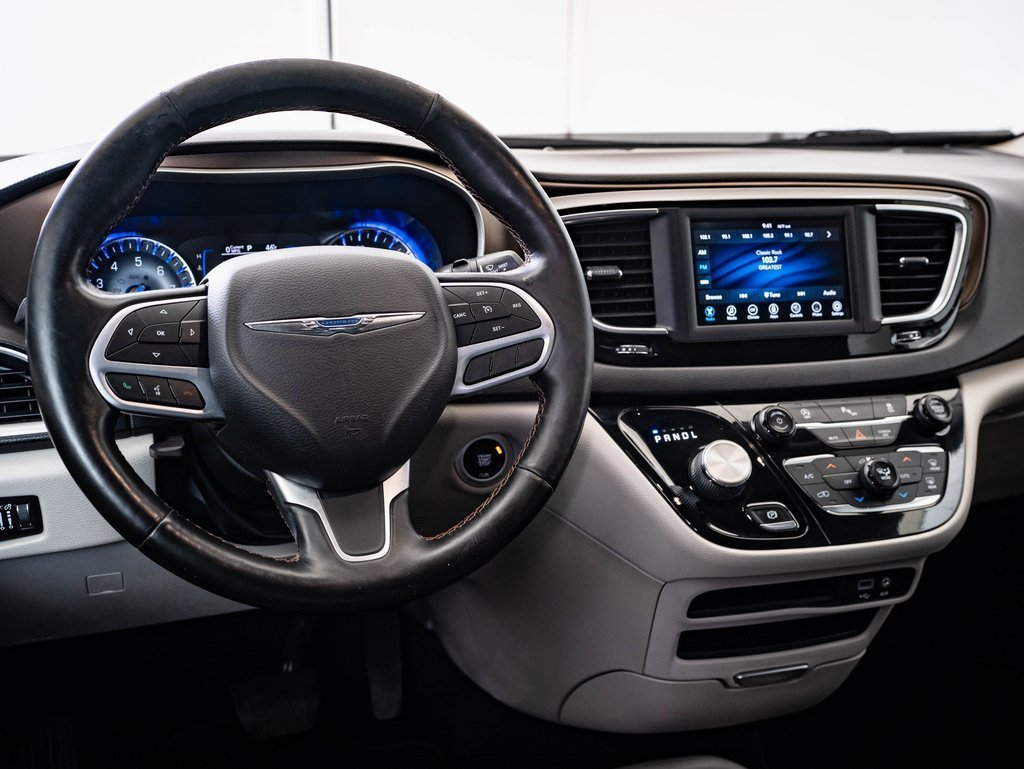 2019 Chrysler Pacifica Touring L photo 4