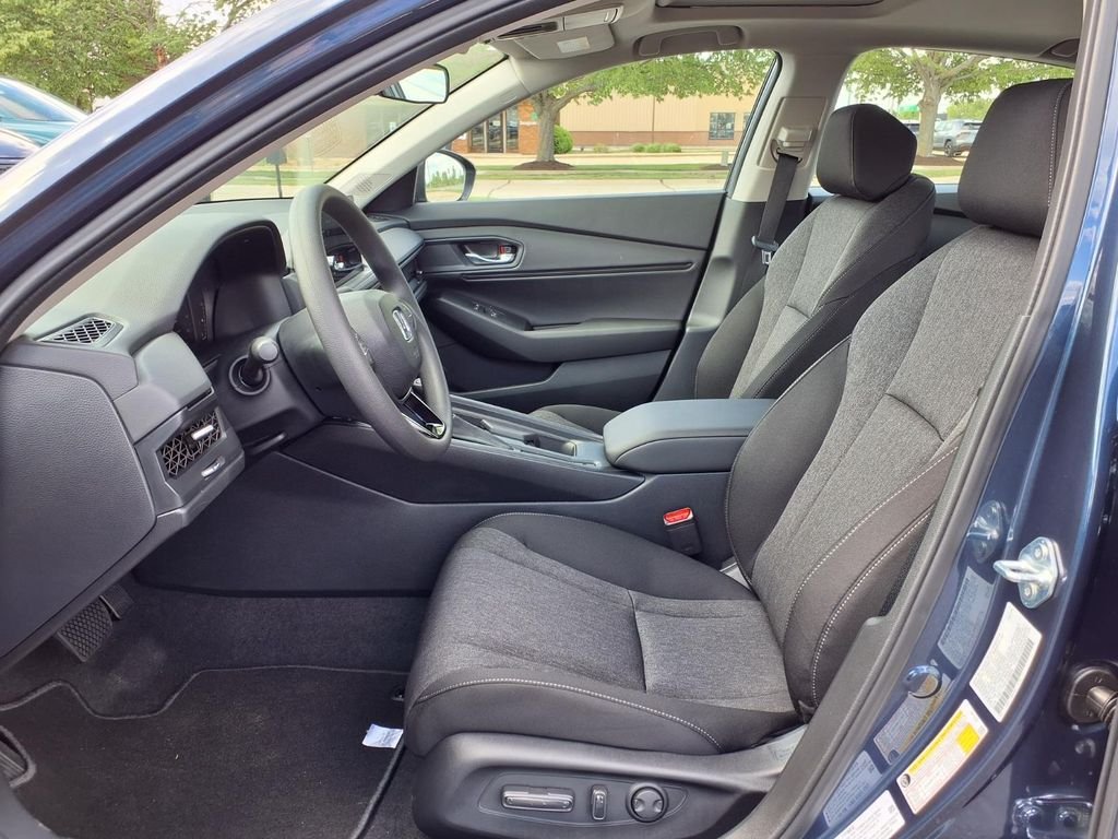 New 2026 Canyon River Blue Honda SE image 13