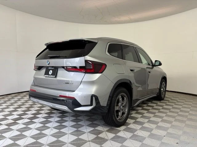 Used 2024 Space Silver Metallic BMW xDrive28i image 7