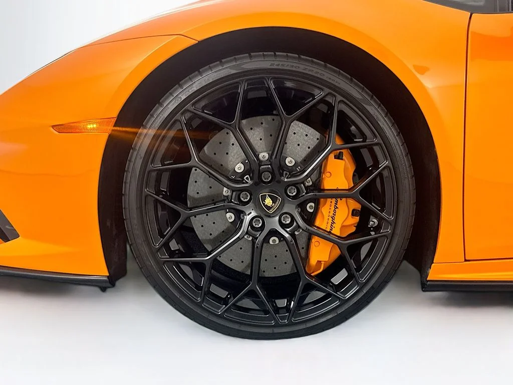 Used 2020 Arancio Borealis Pearl Lamborghini  image 31