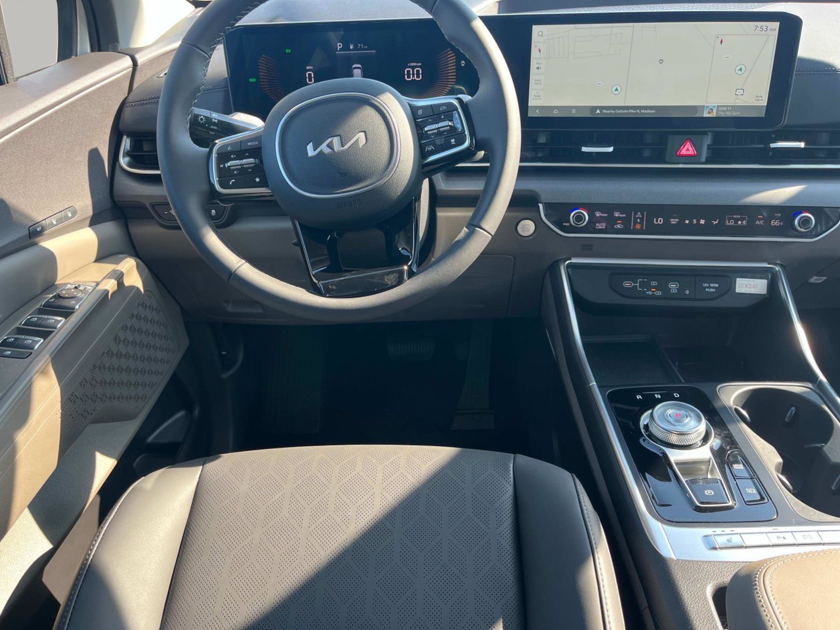 2026 Kia Carnival EX - Photo 9
