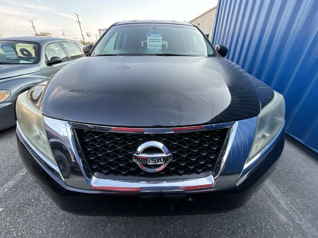 Used 2014 Super Black Nissan SV image 6