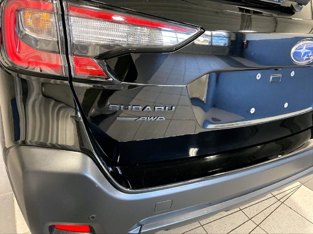 Used 2025 Black Subaru Onyx Edition image 29