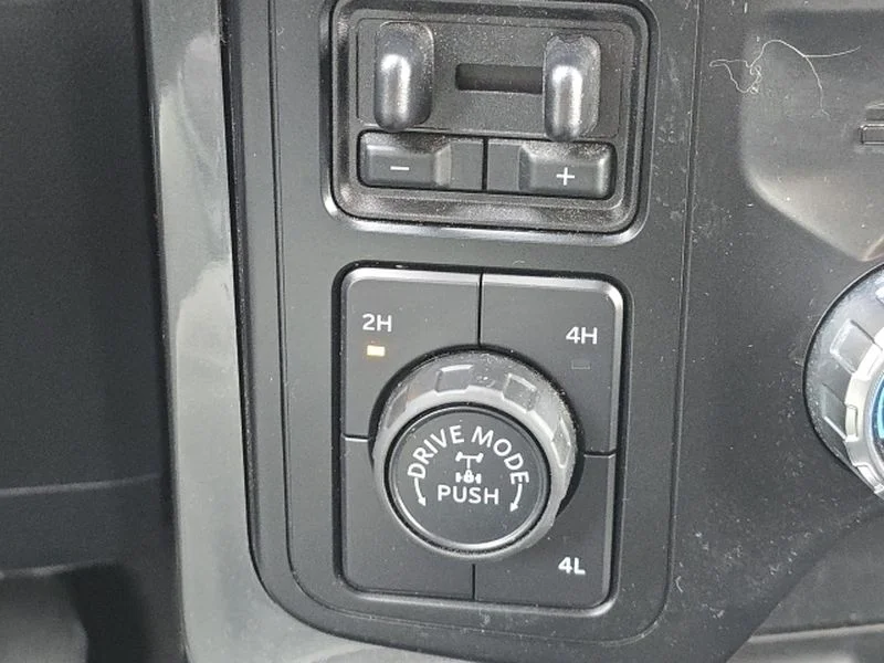 Certified Used 2023 Oxford White Ford XLT image 26
