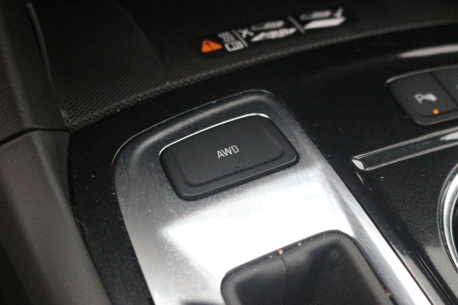 Used 2023 Iridescent Pearl Tricoat Chevrolet Premier image 32