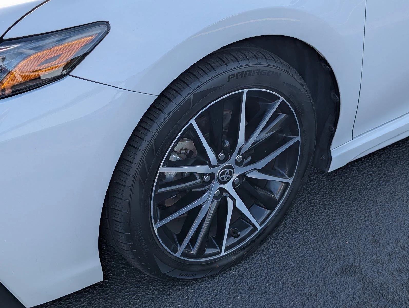 Used 2023 Ice Cap Toyota SE image 11