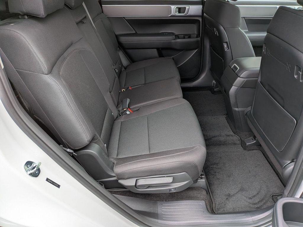 New 2026 White Hyundai SE FWD image 30