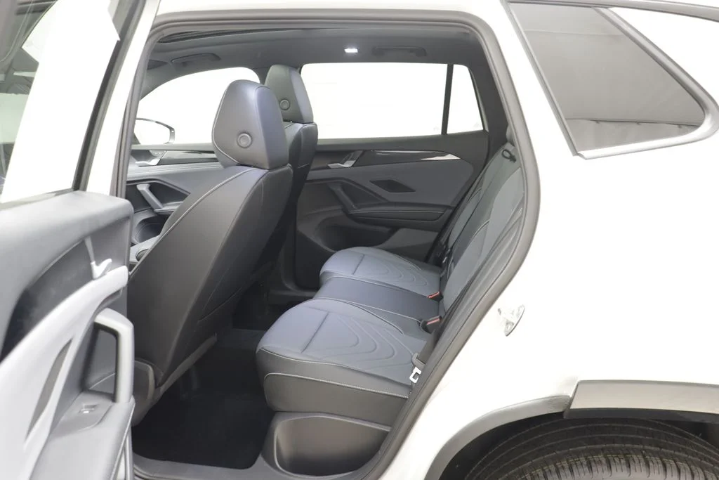New 2026 Sandstone Volkswagen 2.0T SE R-Line Black image 14