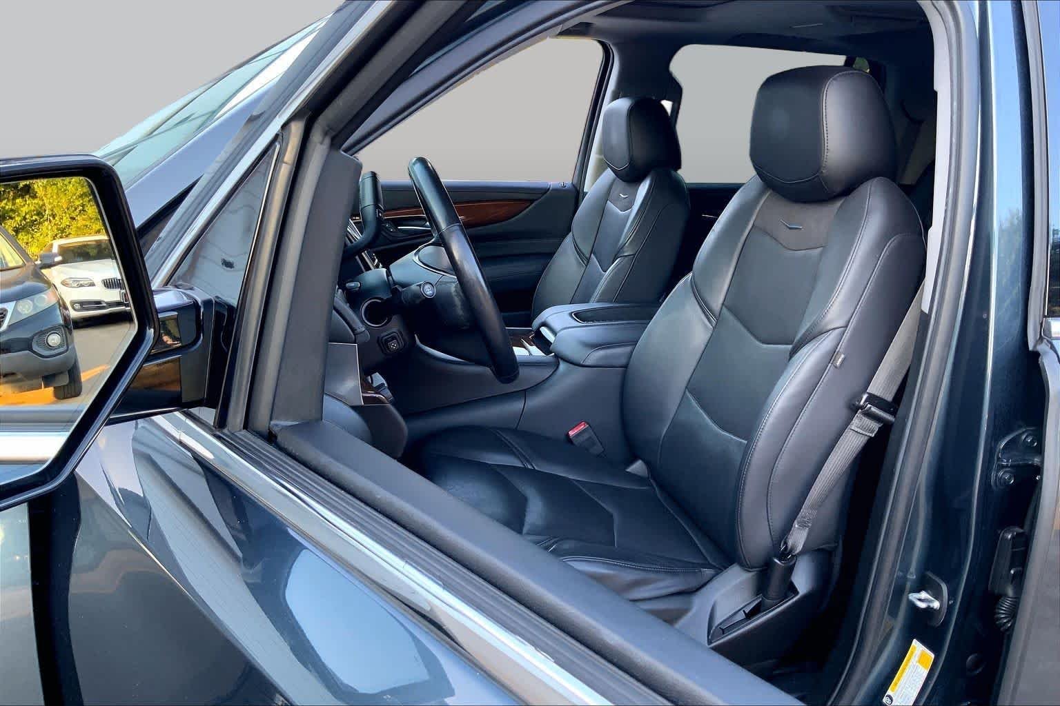 Used 2020 Shadow Metallic Cadillac Premium Luxury image 8