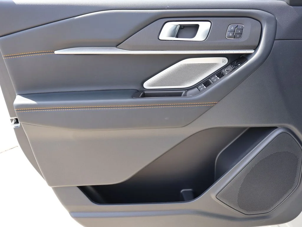 New 2026 Star White Metallic Tri-Coat Ford Tremor® image 22