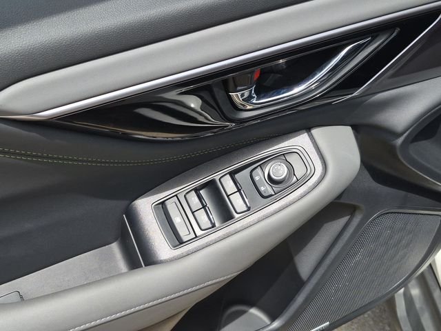 Used 2025 White Subaru Onyx Edition image 26
