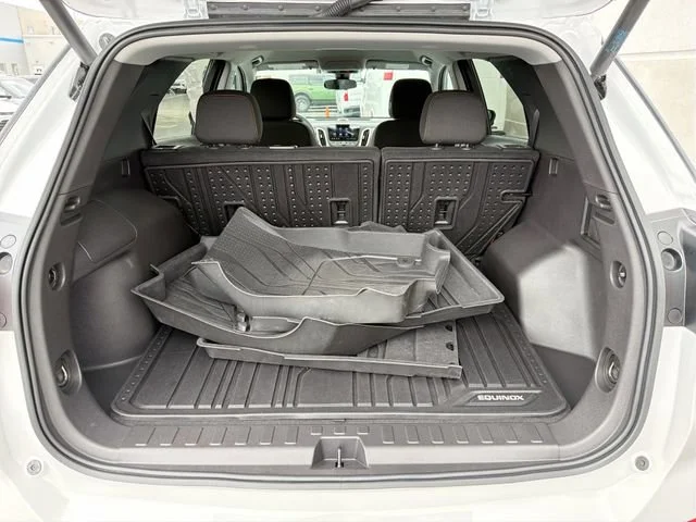 Used 2024 Summit White Chevrolet LT image 24