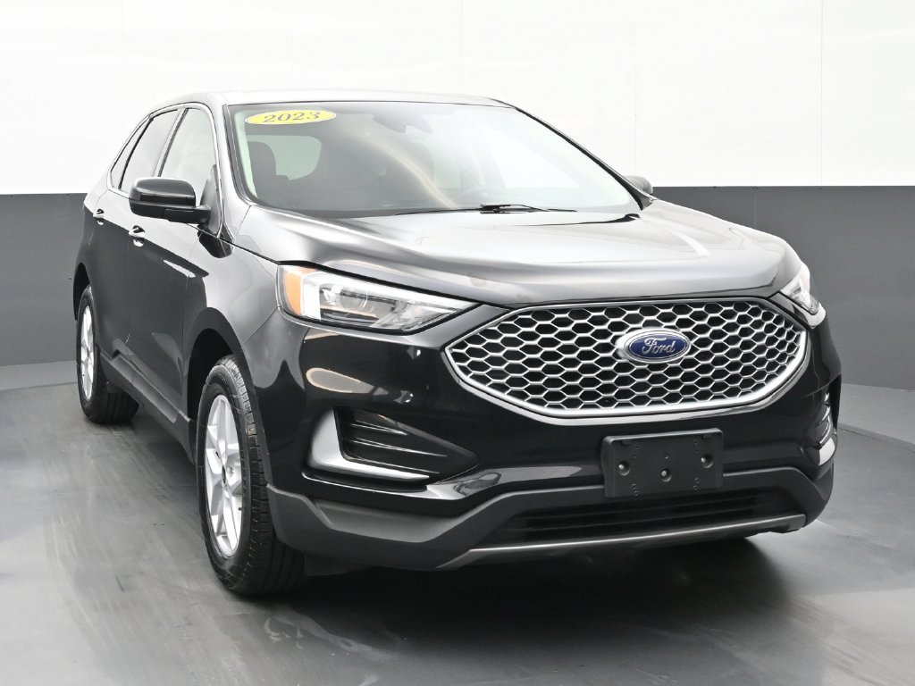 Used 2023 Black Ford SEL image 8