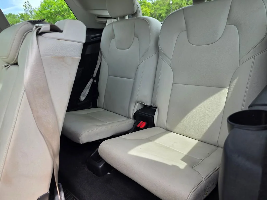 Used 2020 White Volvo T5 Momentum 7 Passenger image 31
