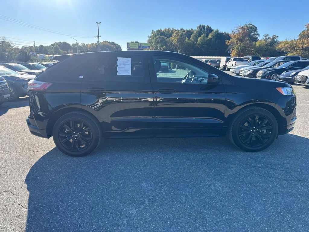 Used 2024 Black Ford SE image 7