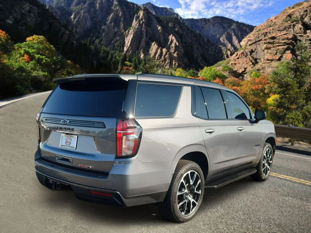 Used 2021 Gray Chevrolet RST image 3