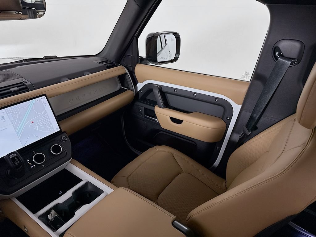 New 2026 Fuji White Land Rover X-Dynamic SE image 24