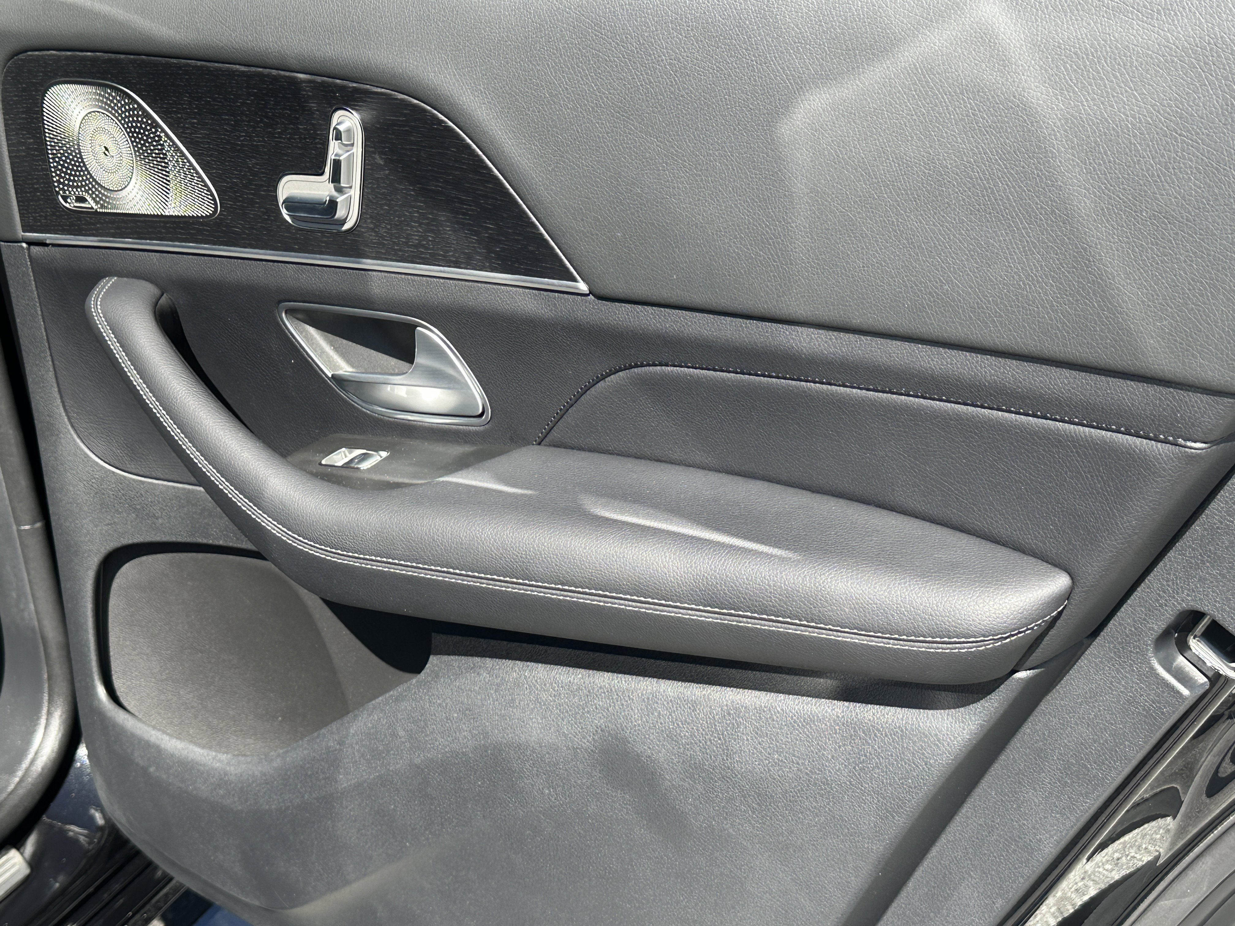 Certified Used 2025 Black Mercedes-Benz GLS 450 image 19