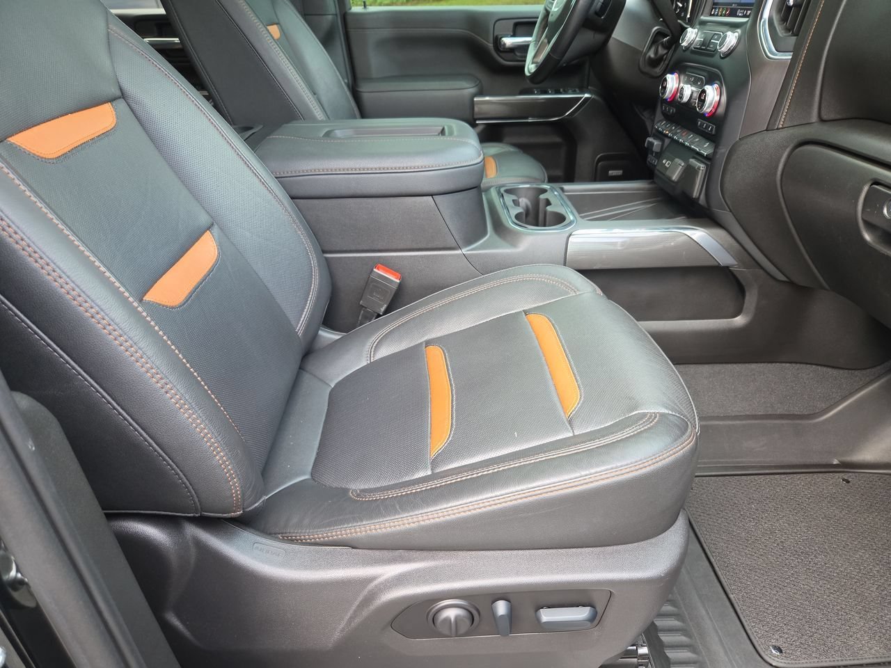 Used 2022 ONYX BLACK GMC AT4 image 28