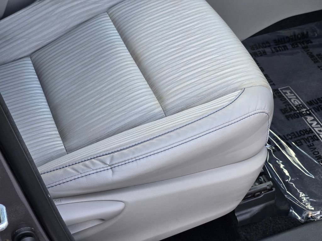 2015 Toyota Highlander LE Plus - Photo 13