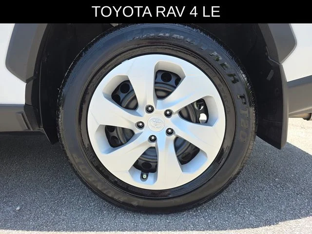 2025 Toyota RAV4 LE - Photo 16