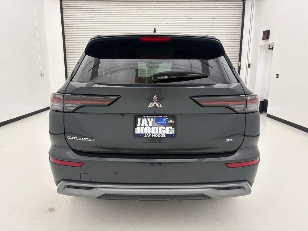 Used 2025 Gray Mitsubishi SE image 19