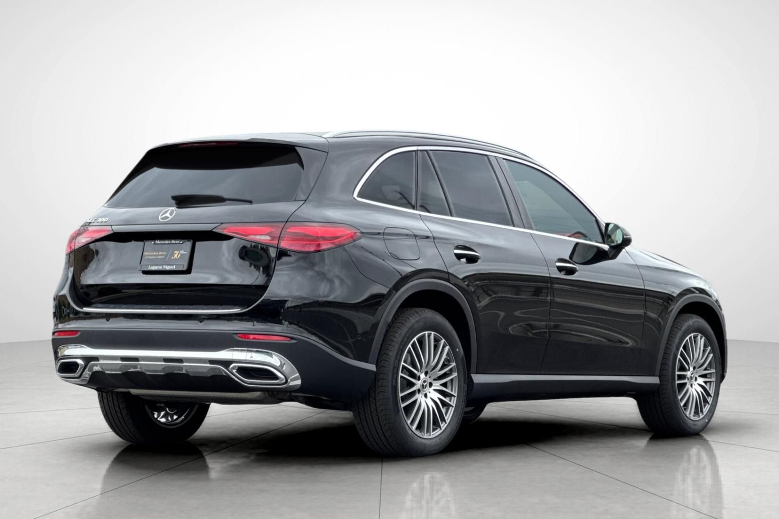 Used 2026 Black Mercedes-Benz GLC 300 image 13