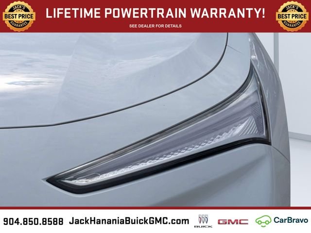 Used 2024 White Buick Sport Touring image 9