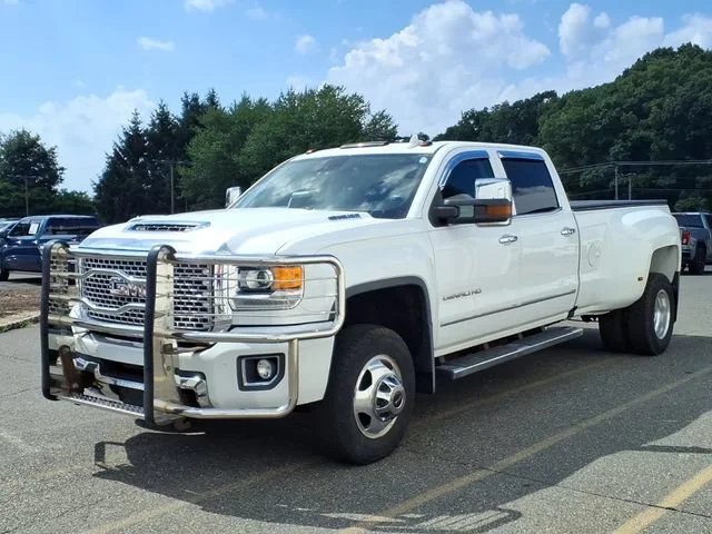 Certified Used 2017 SUMMIT WHITE GMC Denali image 3