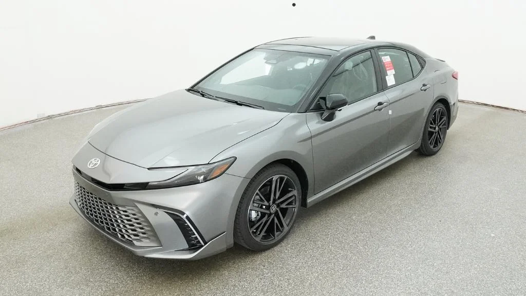 2026 Toyota Camry XSE Hybrid's photo
