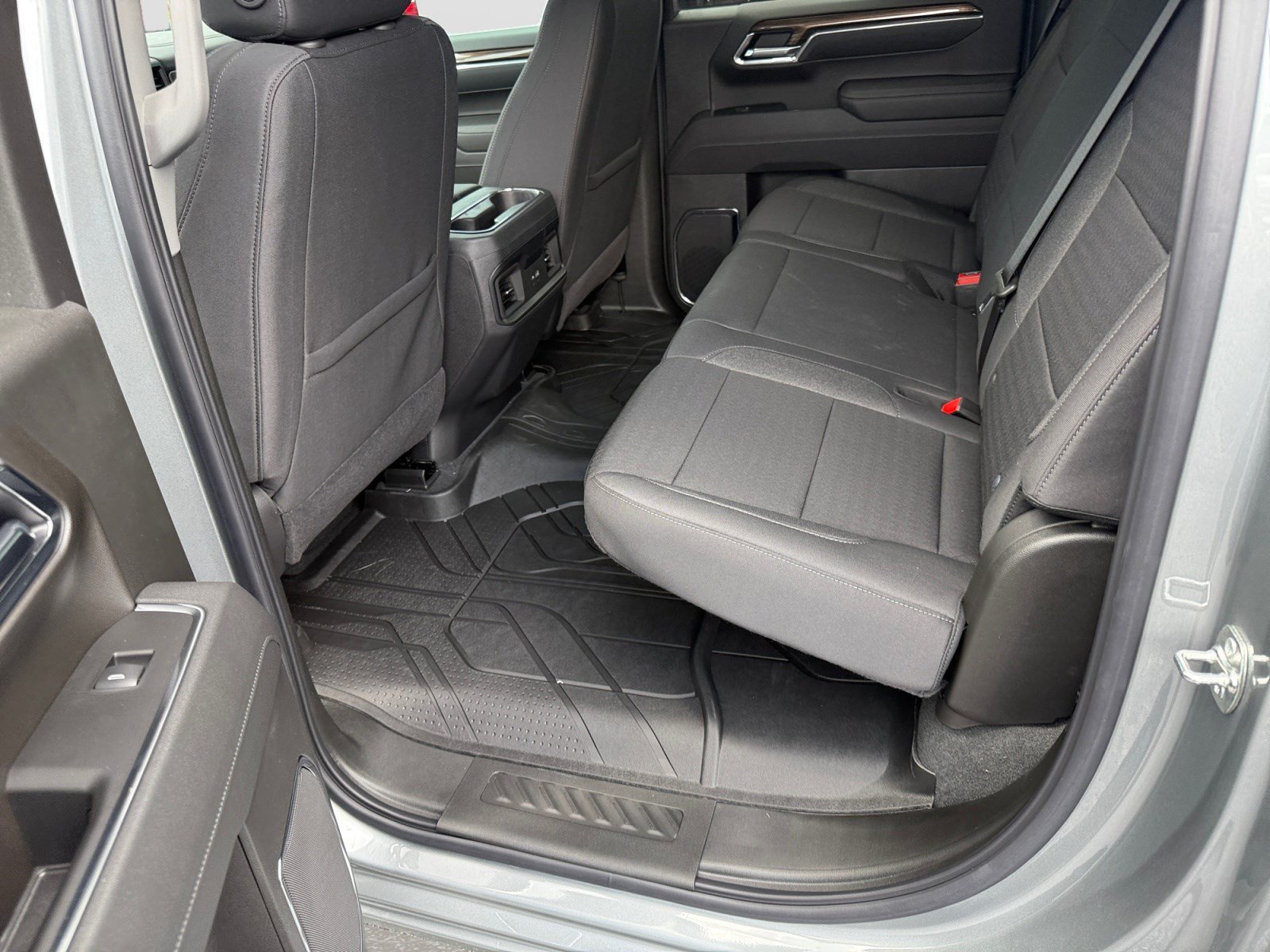 New 2026 Sterling Gray Metallic Chevrolet LT image 18