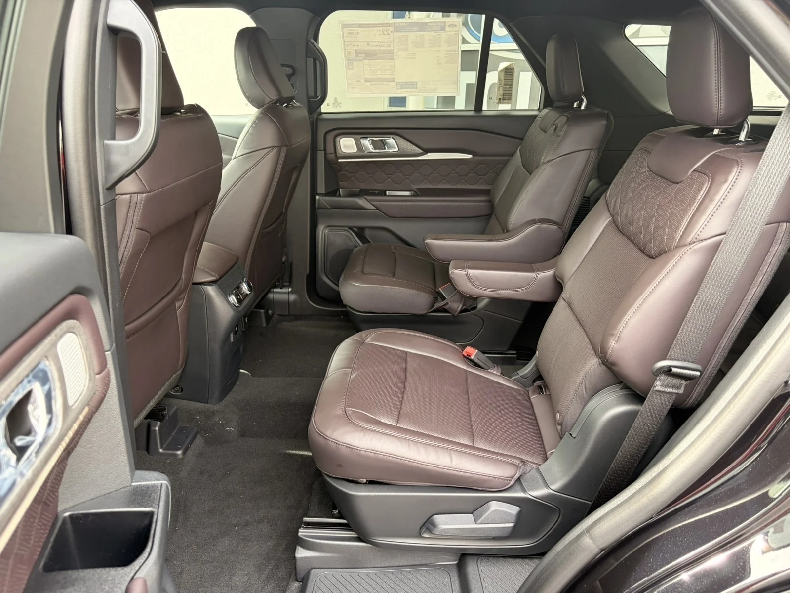 New 2027 Agate Black Metallic Ford Platinum™ image 22
