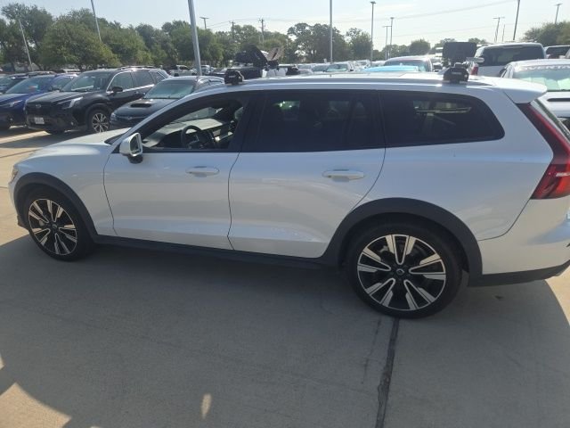 Used 2021 White Volvo T5 image 5