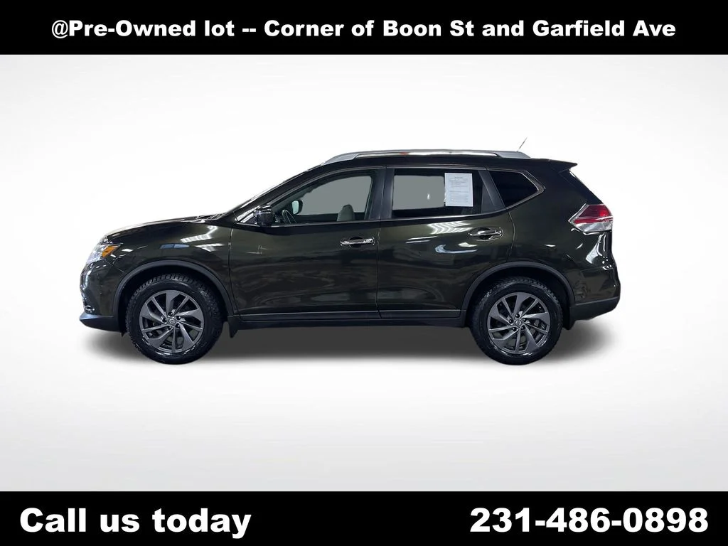 Used 2016 Black Nissan SL image 2