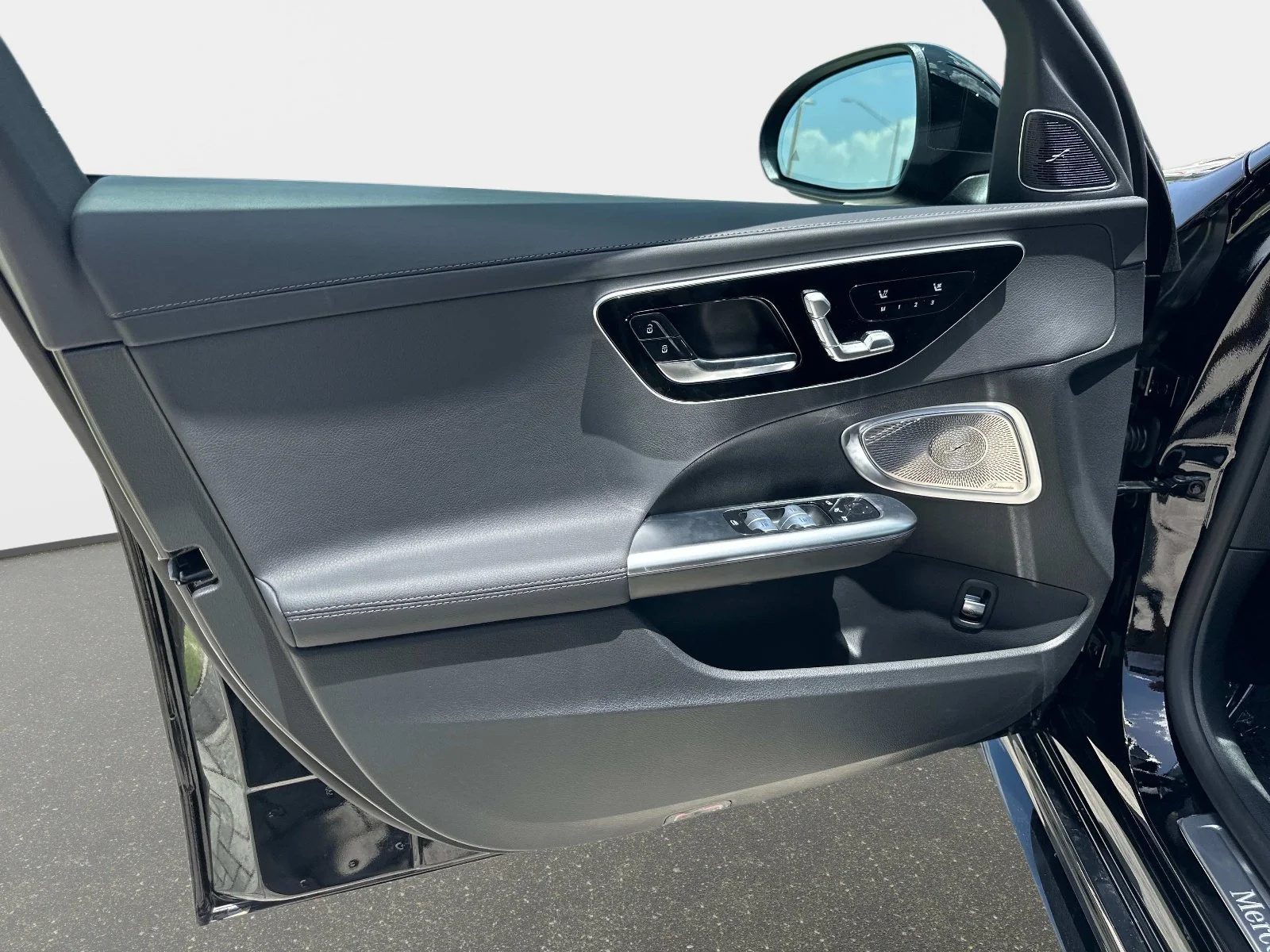 2025 Mercedes-Benz C-Class Sedan C 300 - Photo 16