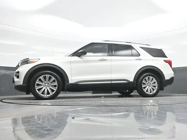 Used 2021 White Ford Limited image 21