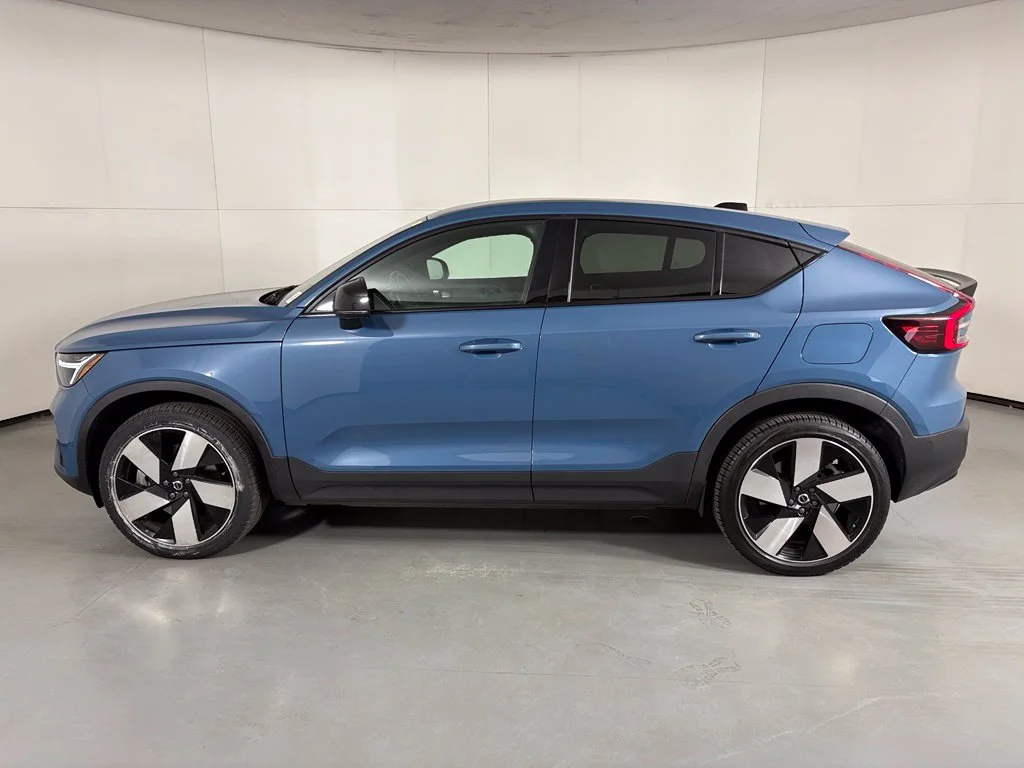 Used 2023 Blue Volvo Ultimate image 5