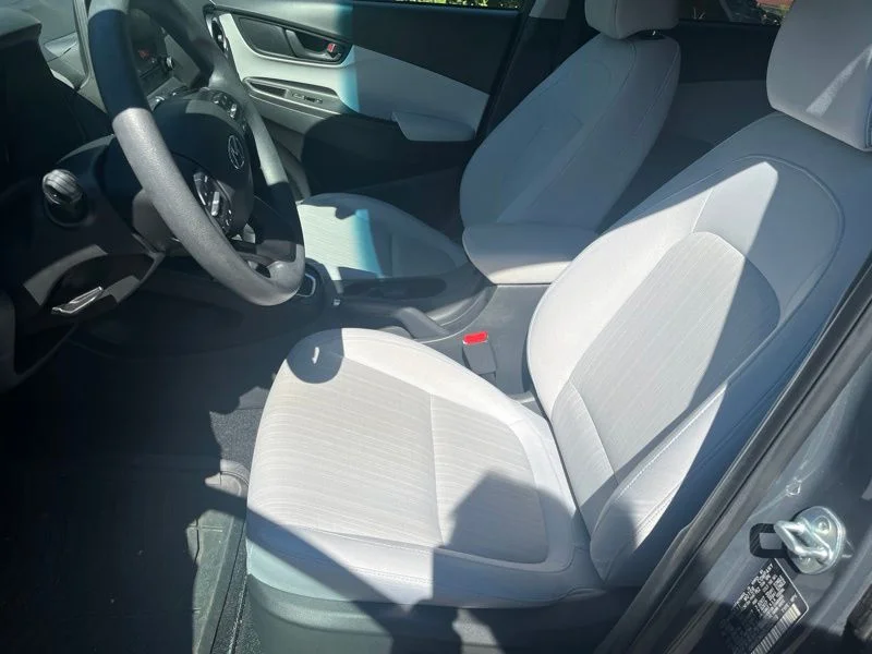 Used 2023 Gray Hyundai SEL image 9
