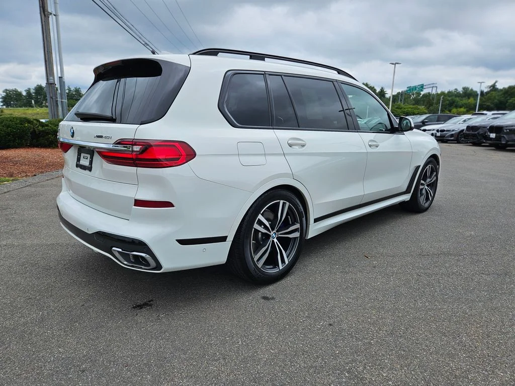 Certified Used 2022 Alpine White BMW xDrive40i image 7