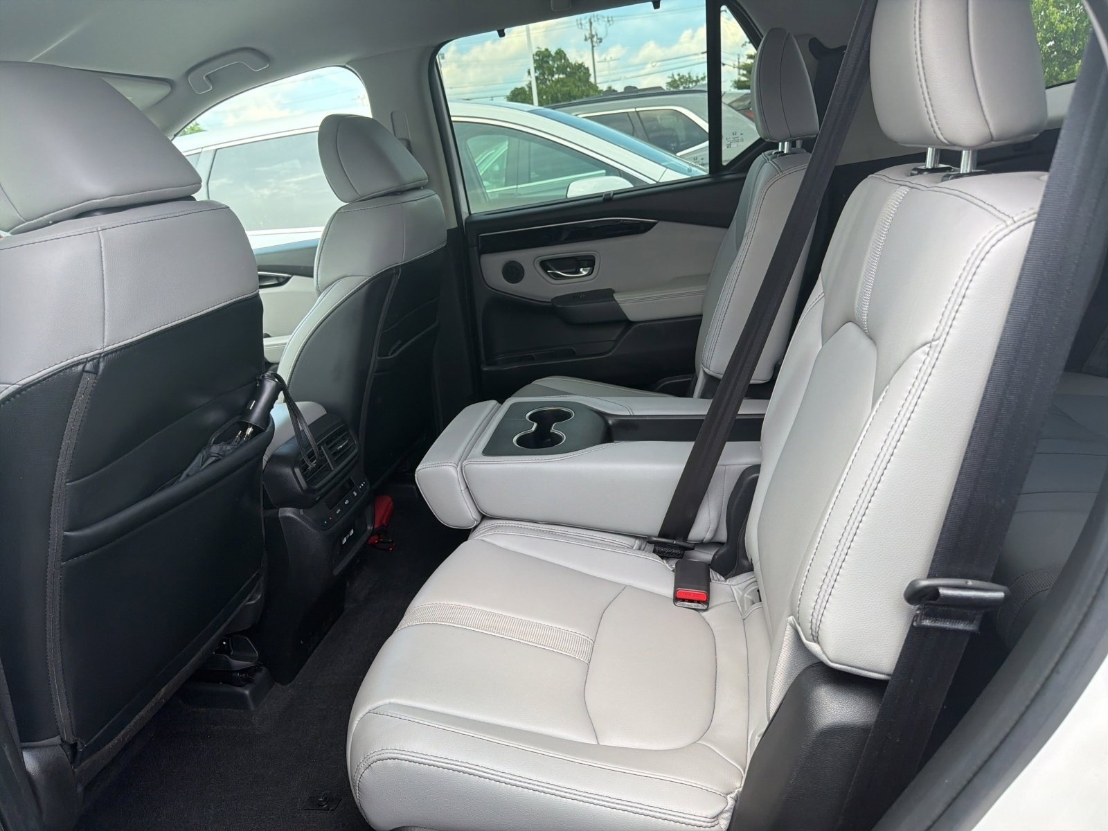 Certified Used 2023 Platinum White Pearl Honda EX-L 8 Passenger image 6