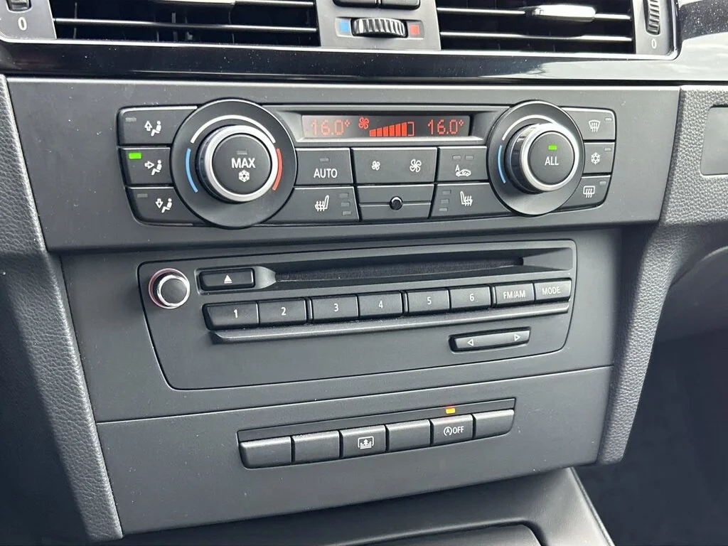 Used 2011  BMW Coupe   LOWEST MILEAGE IN CANADA   DILAWRI CERTIFI image 27