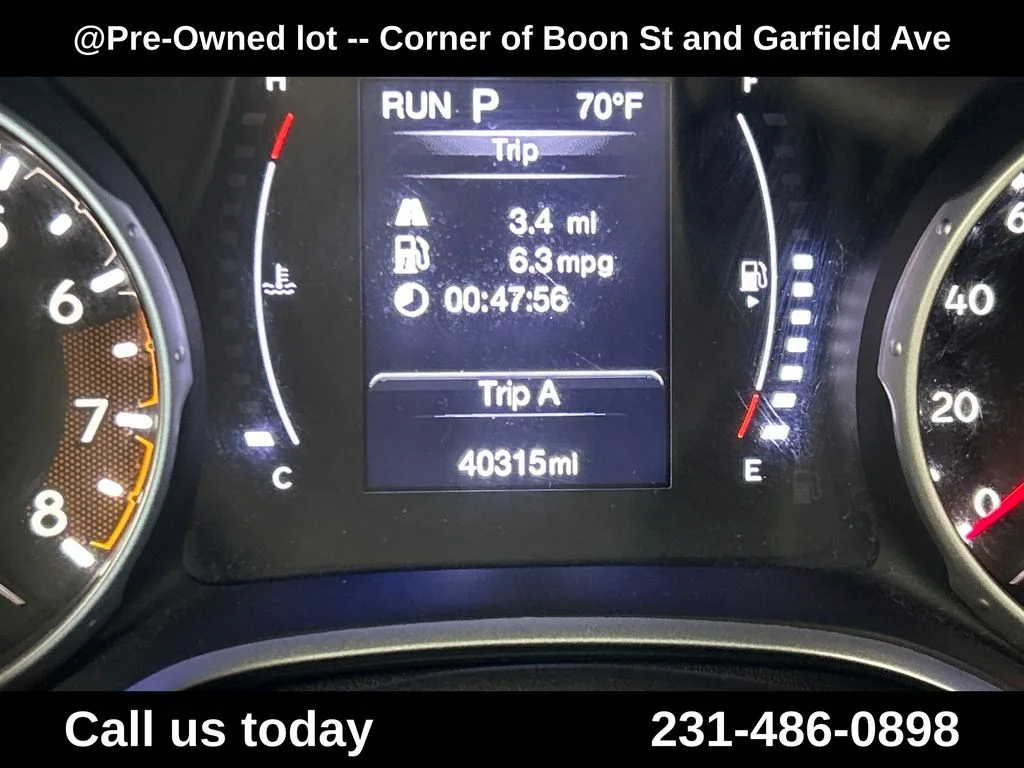 Used 2020 Red Jeep Latitude image 22
