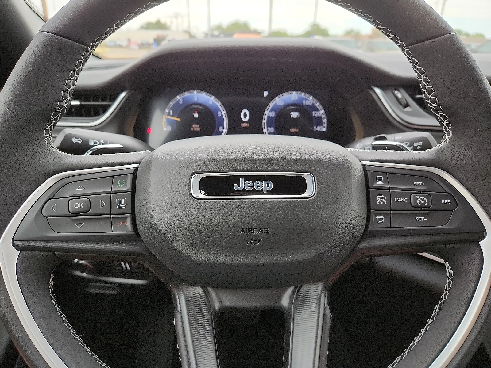 New 2025 PXJ Diamond Bla Jeep L LAREDO X 4X2 image 19